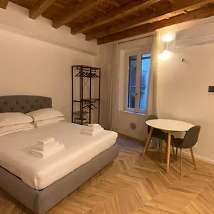 Apartment Brera Eleven, Milan
